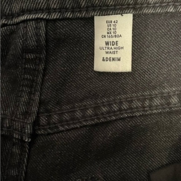 H&M Black Relaxed Fit Jeans with Straight Cut- Size 10 NWOT - Picture 7 of 9